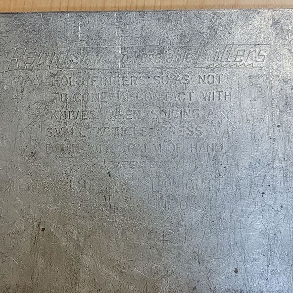 3 Vintage Metal Graters - Picture 4 of 9